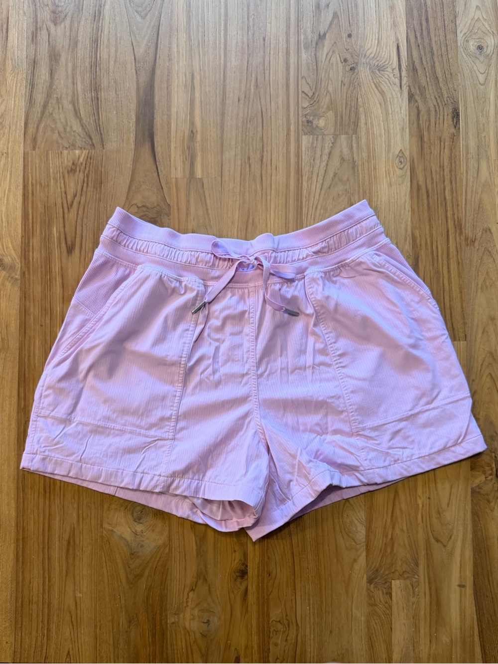 Lululemon Dance Studio High Rise Shorts Women’s 8 Pink